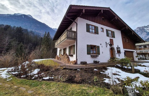Ramsau bei Berchtesgaden Apartment | Cozy vacation apartment with alpine view and south-facing balcony