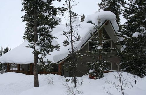 Island Park Cabin | Cozy Vacation Cabin in Island Park