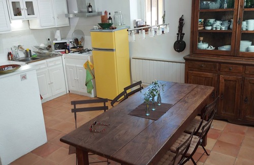 Vers-Pont-du-Gard House | Cozy vacation home in picture-book village, 2 km to the beach at the Pont du Gard