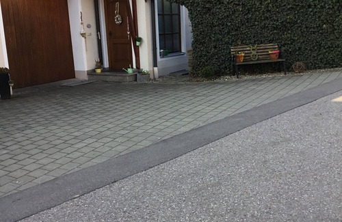 Ehekirchen Apartment | Cozy vacation home (85 m2) in a quiet location to relax and unwind