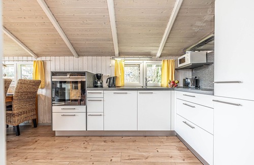 Schoenhagen House | Cozy vacation home in a quiet location close to the beach
