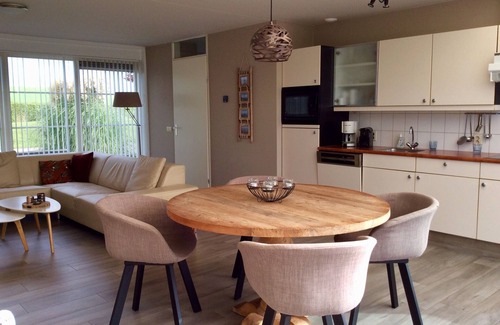 Hoofdplaat House | Cozy vacation home on the beautiful coast of Zeeland for 5 people
