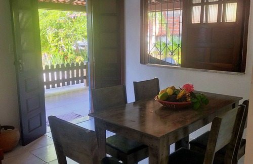 Itaparica House | Cozy vacation home surrounded by greenery a few steps from the sea