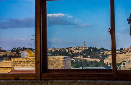 Old City Apartment | Cozy, Vacation Rental in the Jewish Qtr. Old Jerusalem