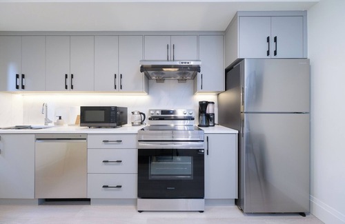 Kerrisdale House | Cozy Vancouver Kerrisdale Suite mins to YVR/UBC