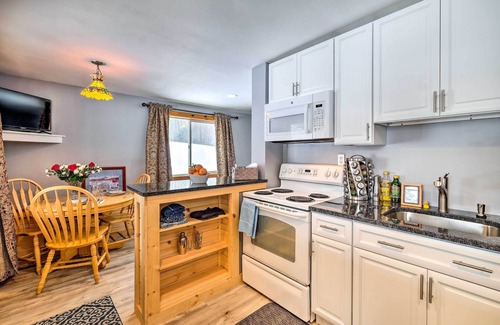 Wilmington Condo | Cozy Vermont Getaway Near Slopes, Hikes & Bites!