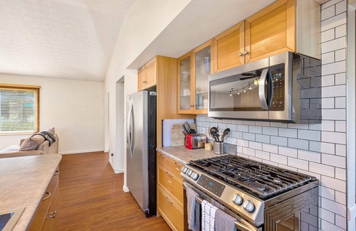 Ann Arbor House | Cozy & Vibrant 3BR/2.5BA Home in Ann Arbor