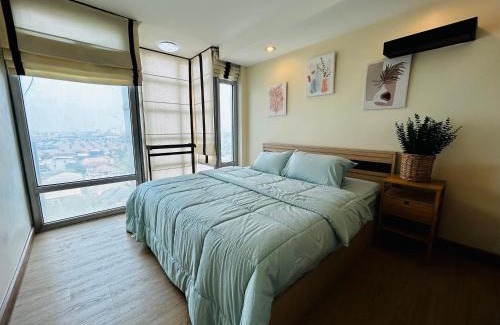 Ban Mai Apartment | Cozy Victoria Lakeview 5 mins to Impact Muang Thong