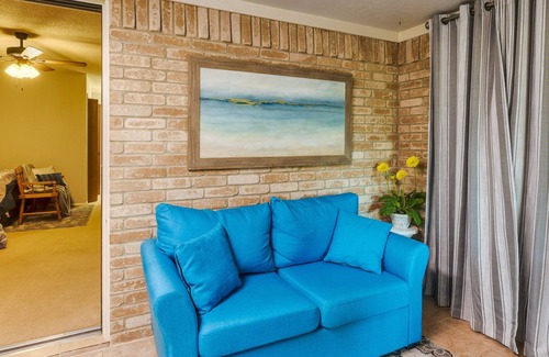 Victoria Apartment | Cozy Victoria Vacation Rental - 1 Mi to Town!