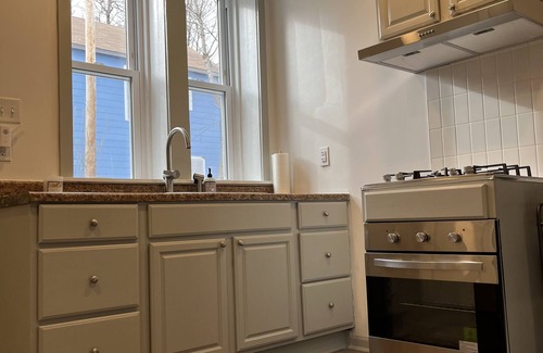 Newburgh Apartment | Cozy victorian getaway
