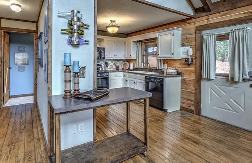 Blue Ridge Cabin | Cozy View- Hot Tub | Screened Porch | Incredible Views