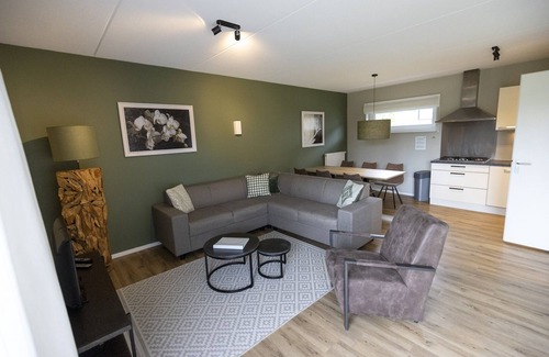 Heimbach Villa | Cozy Villa at Eifel Park