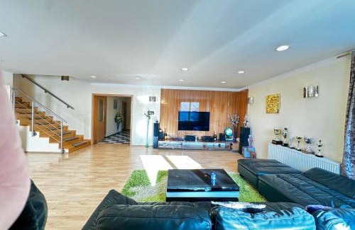 Vestec Villa | Cozy Villa