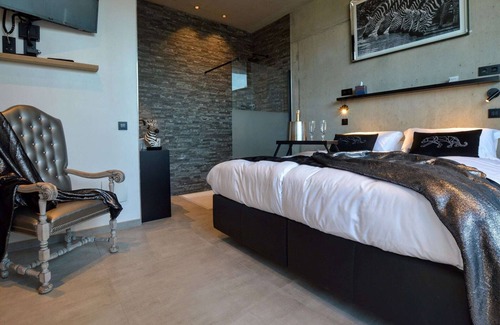 Warsage Villa | Cozy Villa in Dalhem Ardennes with Private Garden