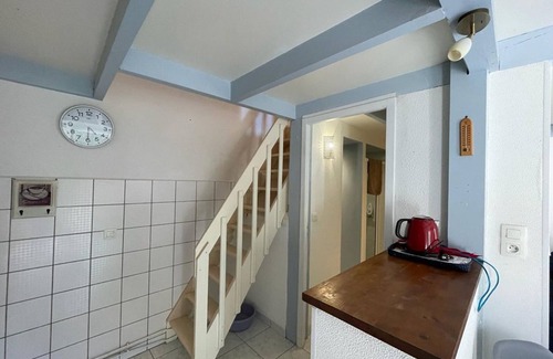 Capbreton Villa | Cozy Villa Near Beach with Shared Pool, Patio, and Parking