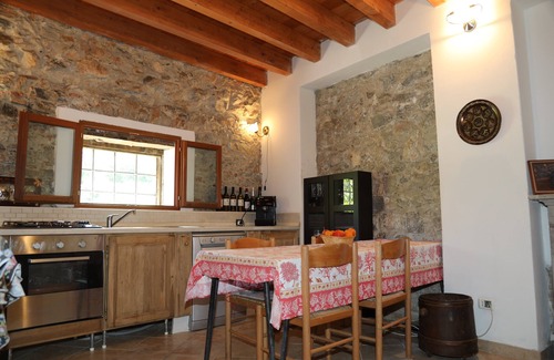 Toirano Villa | Cozy Villa with Garden