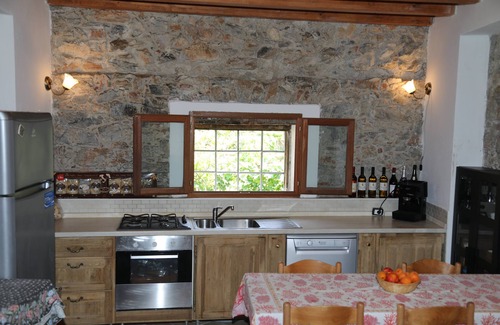 Toirano Villa | Cozy Villa with Garden
