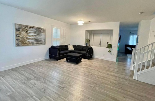 Murrieta House | Cozy villa with poo/jacuzzi for the entire family!