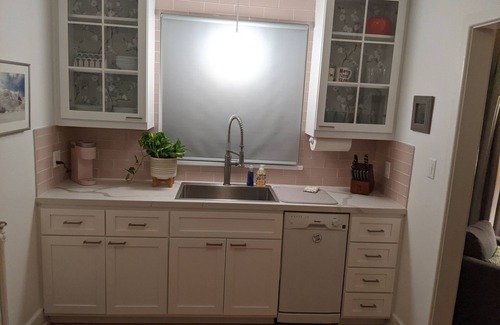 Marquette Apartment | Cozy Village apartment close to all city ammenities!