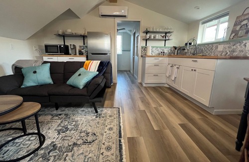 Canon City House | Cozy Vintage Carriage House Retreat