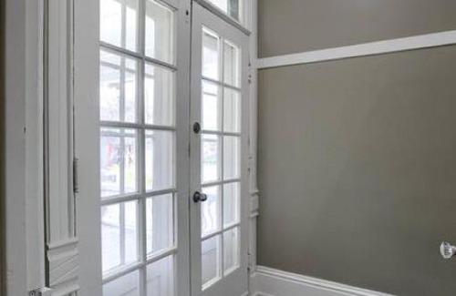 Near South House | Cozy vintage getaway minutes from downtown