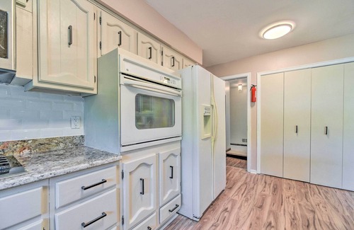 West Bloomfield House | Cozy West Bloomfield Home - Fishing Nearby!