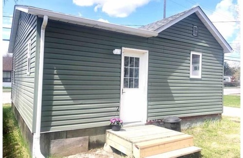 Sioux Lookout House | Cozy walk in ready tiny home in the heart of town, walking distance to hospital