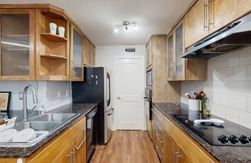 Park Central Condo | Cozy warm Condo 10min from Downtown
