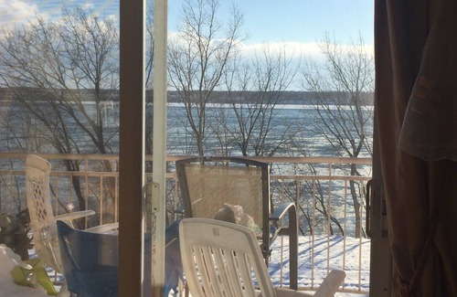 LaSalle Condo | Cozy water front Montreal