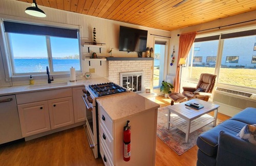 Conway Condo | Cozy Watercolors Retreat on Crooked Lake-Minutes to Harbor Springs & Petoskey