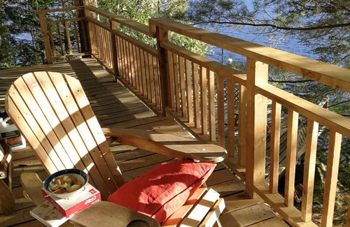 Algonquin Highlands Cottage | Cozy waterfront cottage, beautifully treed-10 min from Dorset.
