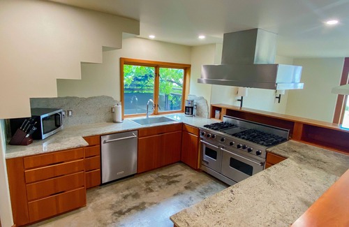 Langley House | Cozy Waterfront Beach House Near Baby Island! New to VRBO!