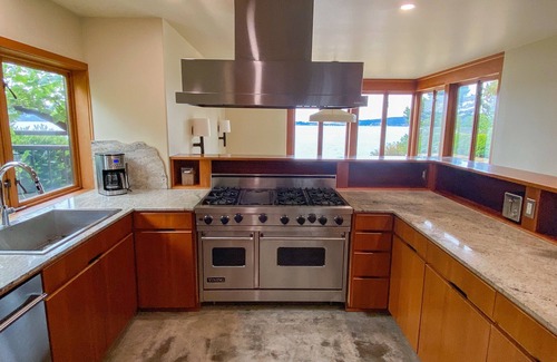 Langley House | Cozy Waterfront Beach House Near Baby Island! New to VRBO!