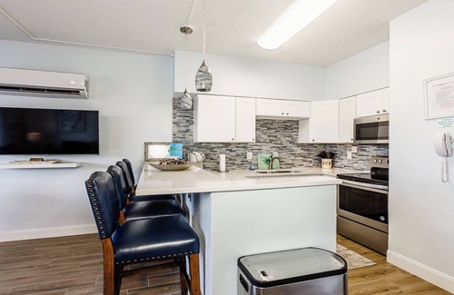 Marco Island Condo | Cozy Waterfront Condo with Stunning Sunsets