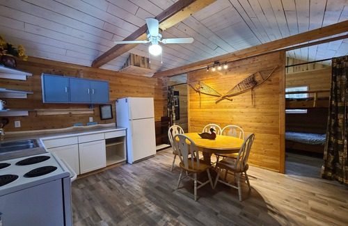 Algoma District Cabin | Cozy waterfront cabin