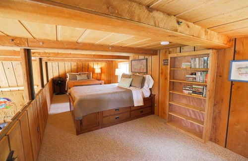 Island Park House | Cozy Waterfront Cabin