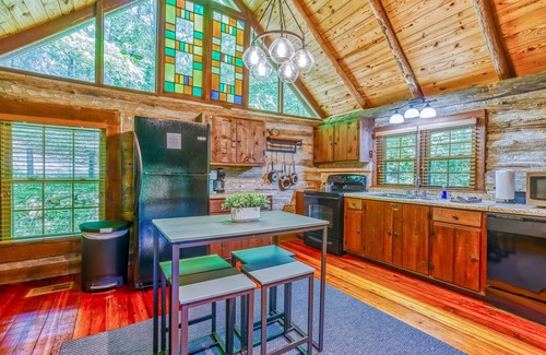 Killen Cabin | Cozy Waterfront Cabin with Large Pier