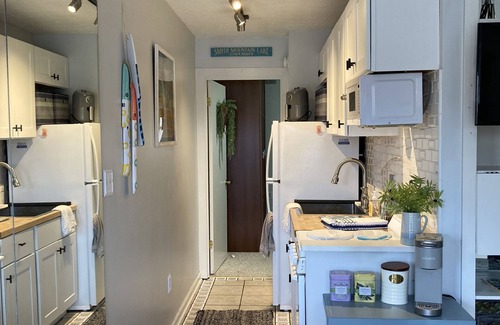 North Shore Condo | Cozy WATERFRONT condo in a quiet cove. Private Boat launch