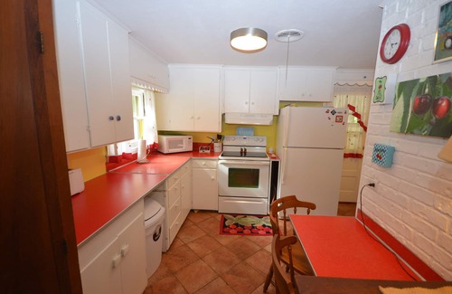 Northport House | Cozy waterfront cottage in Northport. Easy walk to downtown.