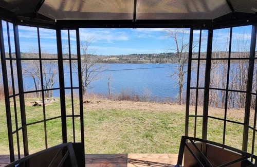 Clifton Royal Cottage | Cozy Waterfront Cottage on the Kennebecasis River. Pet Friendly!