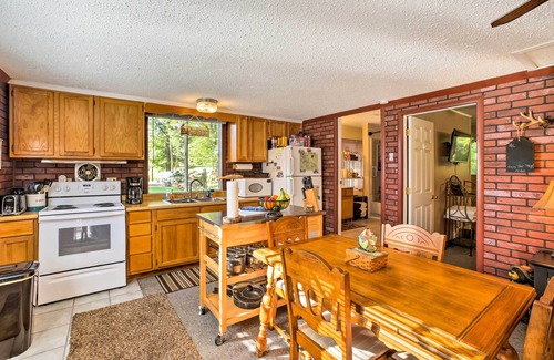 Cotter Cottage | Cozy Waterfront Cottage w/Deck on White River!