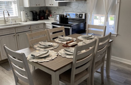 Winchester Cottage | Cozy WATERFRONT Cottage on Highland Lake, CT - central a/c & heat
