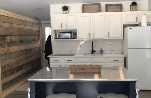 Lyman House | Cozy Waterfront cottage with Private dock- dog friendly!