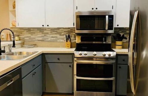 Inverness House | Cozy Waterfront home w/kayaks/Lake Henderson/Withlacoochee Bike Trail/Springs