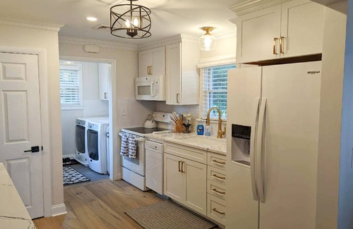 Portsmouth Cottage | Cozy Waterfront Home In Portsmouth