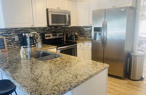 Iona House | Cozy waterfront minutes from the beach! Great fishing, Inground Saltwater Pool