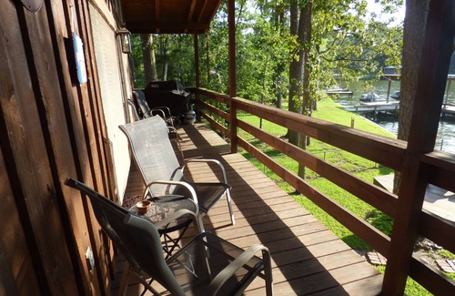 Blanchard House | Cozy Waterfront Nestled In A Peaceful Cove Great For Swimming And Fishing +WiFi