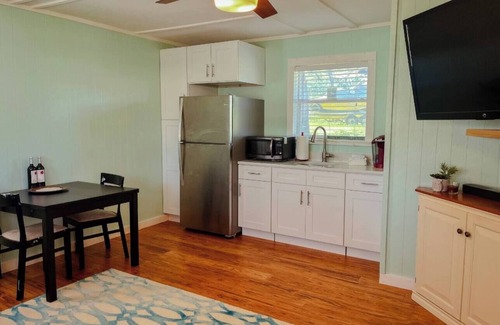 Granite Shoals House | Cozy Waterfront Home on Lake LBJ Kayaks Included!