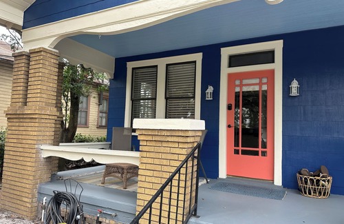 Tampa House | Cozy West Tampa Bungalow is just minutes away from all of Tampa's attractions.