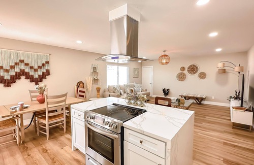 Winchester House | Cozy western retreat house, Las Vegas